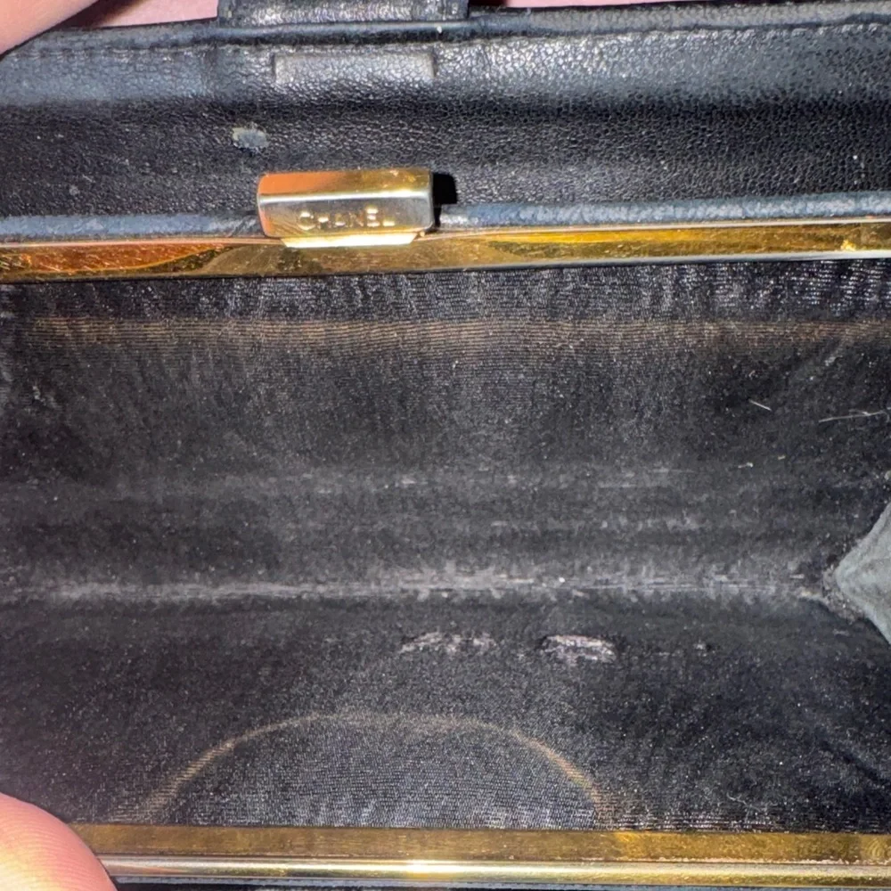 CHANEL Black Leather Wallet ✅AUTHENTIC ✅ with COA - Picture 4 of 9